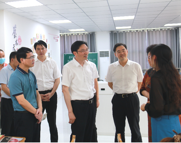 陈昌宏赴咸宁宣讲省第十二次党代会精神